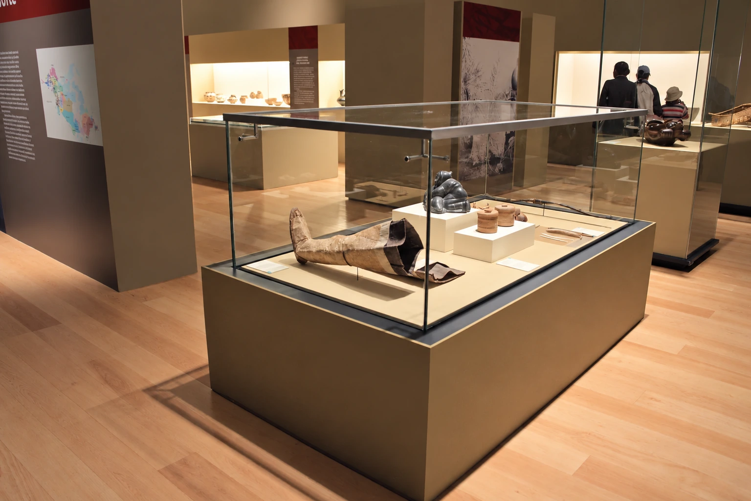 lit table case — Native North Americans: traditions and transitions